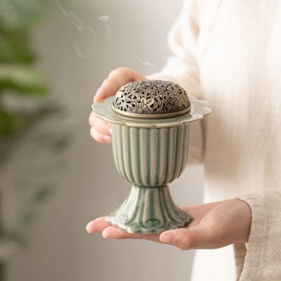 Lư Xông  Miệng Hoa Celadon 